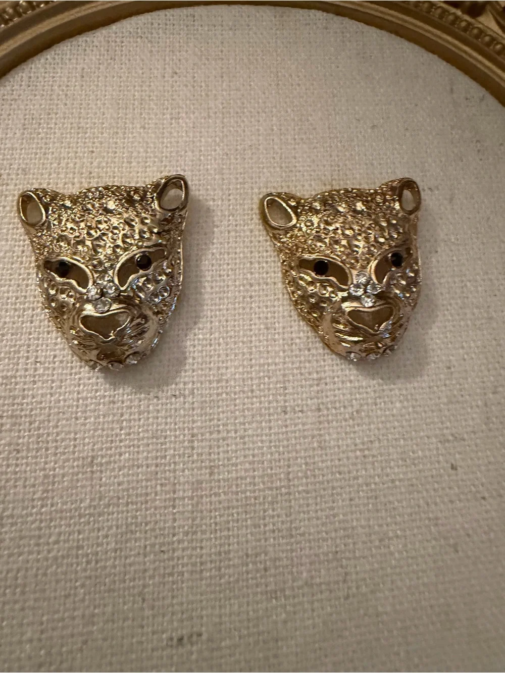 Gold tone Leopard Head earrings Vintage posts